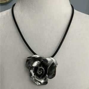 One perfect rose necklace
